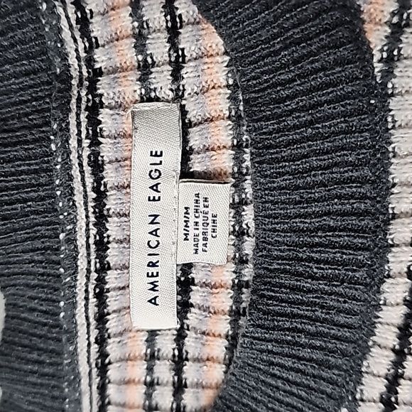 American Eagle medium grey and cream colored long sleeve sweater - Picture 6 of 6